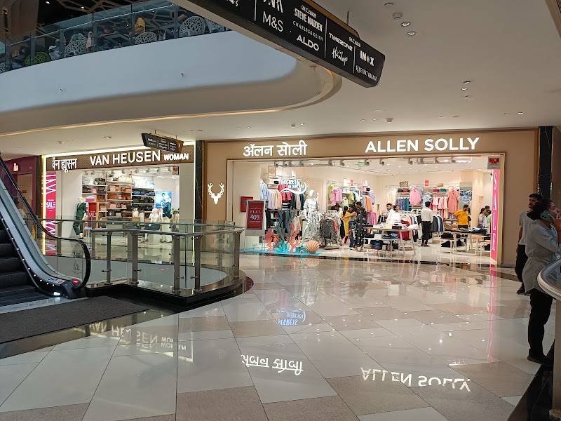 Phoenix Mall of the Millennium